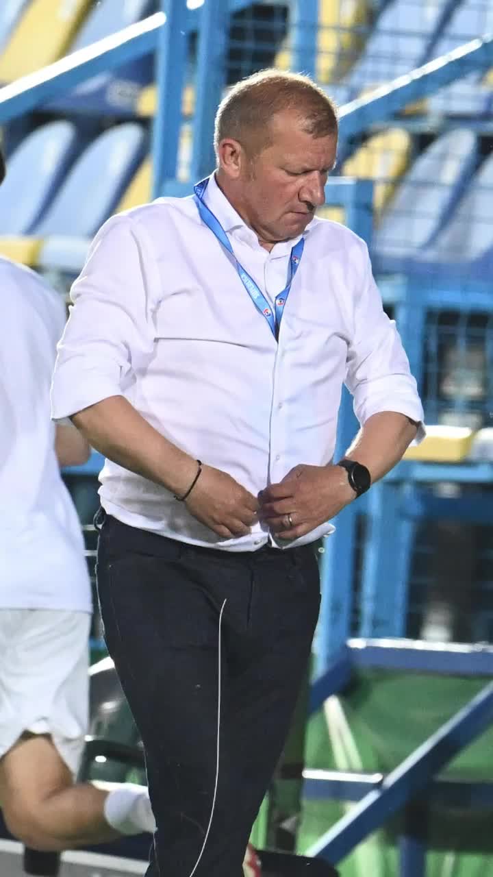 „Să le fie rușine!”    Dorinel Munteanu  l-a făcut praf pe Kovacs: „Am crezut în el!” + atac și la conducerea lui Hermannstadt