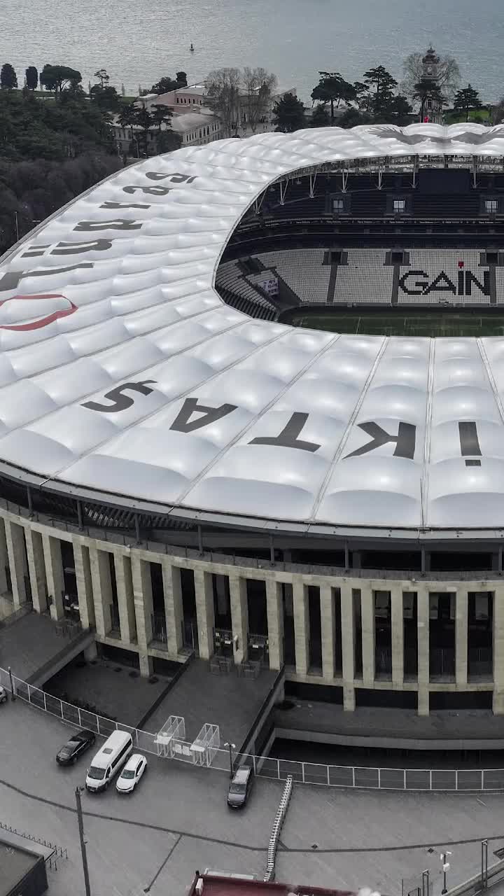 Decizie în cazul Lucescu    Beșiktaș a ales noul antrenor.  Ce se întâmplă cu Răzvan