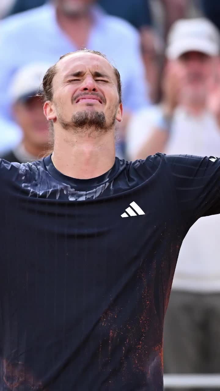 Zverev a rupt blestemul  Neamțul îl învinge pe Cobolli și câștigă la   Roland Garros  primul Grand Slam, după 3 finale pierdute