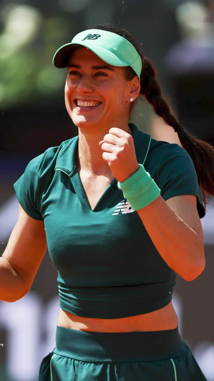 Sorana Cîrstea, în optimi la Queen's   O va întâlni pe   Emma Răducanu , după ce s-a impus într-un duel de două ore și jumătate