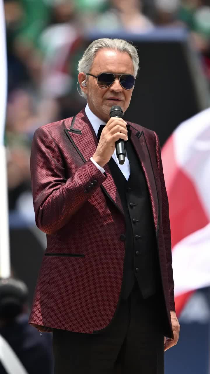 „Chivu a făcut mai mult decât miracole”  Legendarul tenor Andrea Bocelli se înclină în fața   antrenorului de la Inter:      „Extrem de important!”