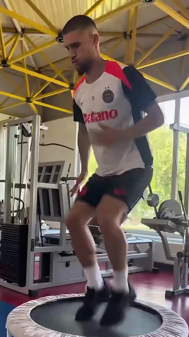Au furat startul    FOTO.    Trei jucători de la FCSB   s-au întors mai devreme la antrenamente.  Când se termină vacanța pentru restul echipei