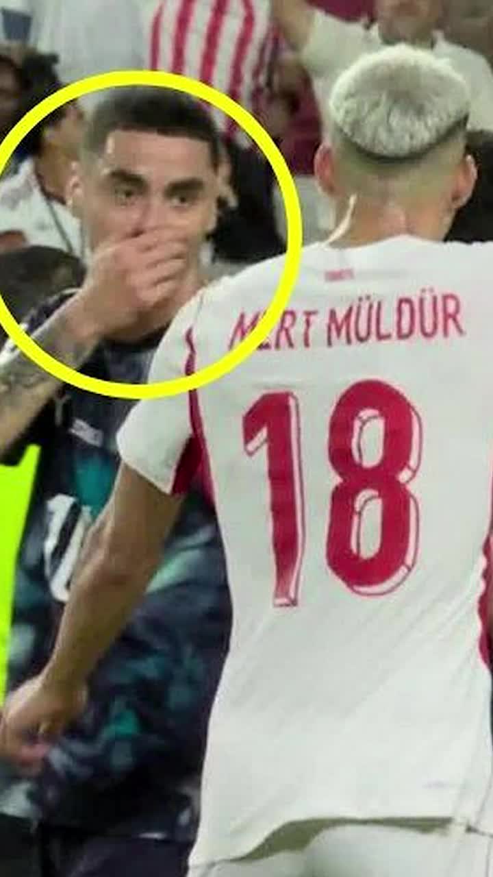 Și-a pus mâna la gură: eliminat!    FOTO.  Noua regulă aplicată la Turcia - Paraguay 0-1. „Roșu” direct după ce   i-a spus ceva unui rival la fel ca Prestianni