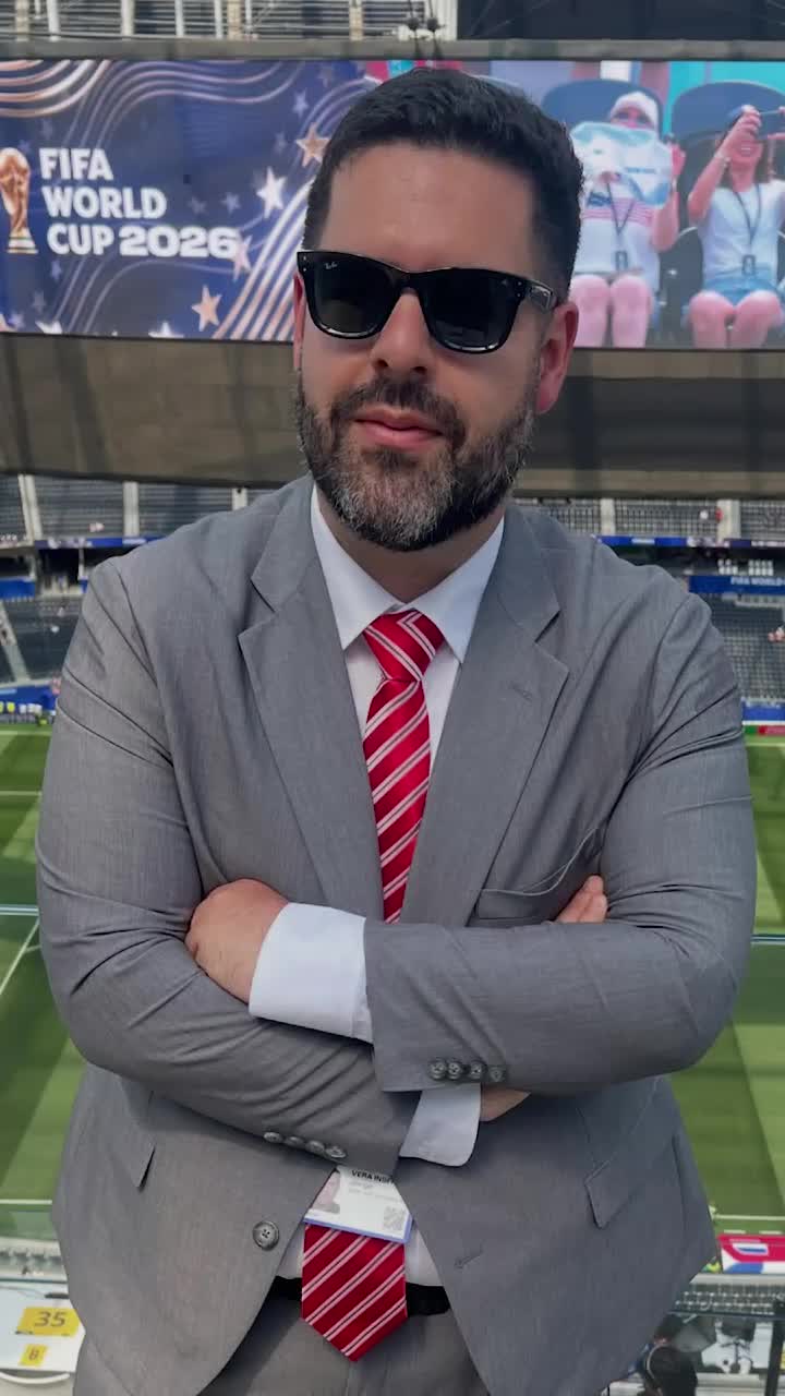 A înjurat în direct!  FIFA a luat măsuri dure împotriva comentatorului   care l-a insultat pe Infantino:  „Hoți nenorociți!” » Faza care l-a înfuriat