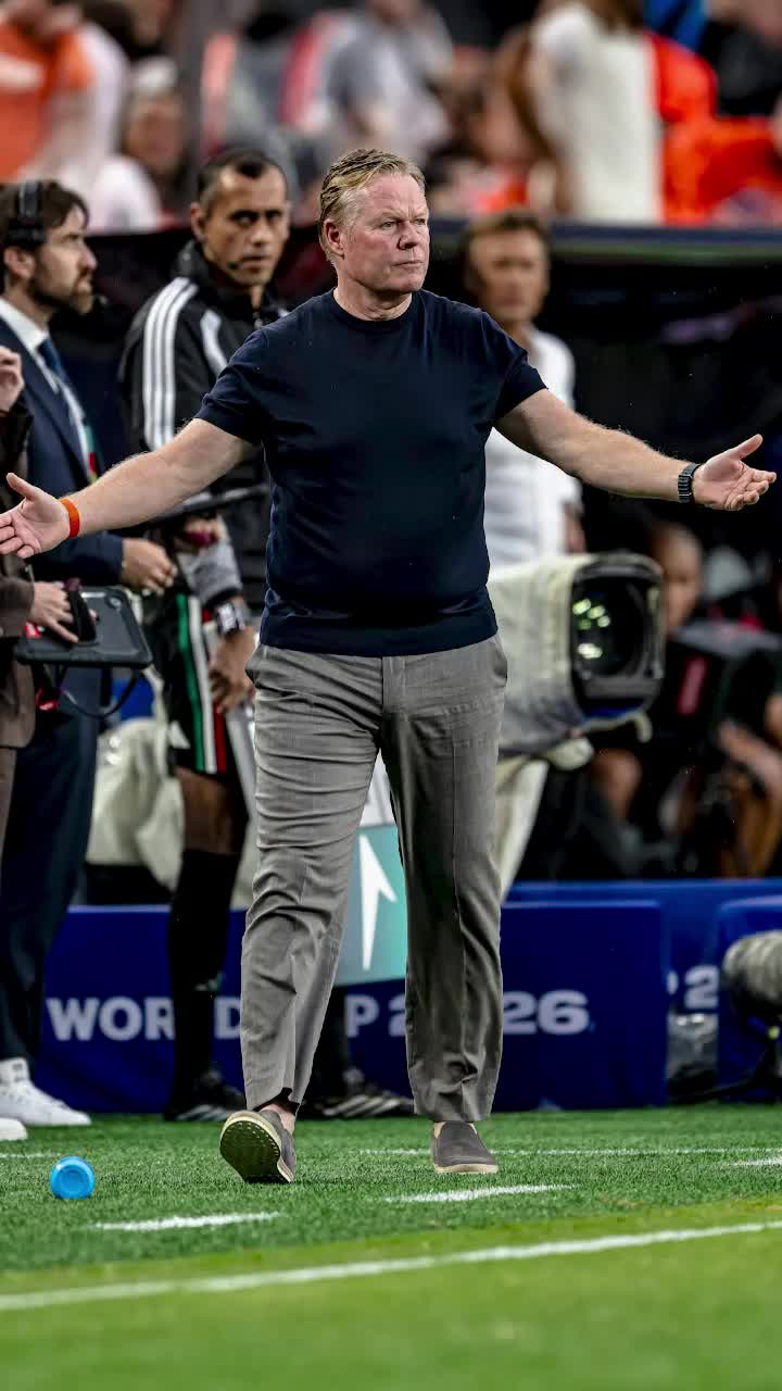Moment Bizar la Mondial  De ce a fost amânat startul reprizei la   Olanda - Tunisia  » Koeman, nemulțumit