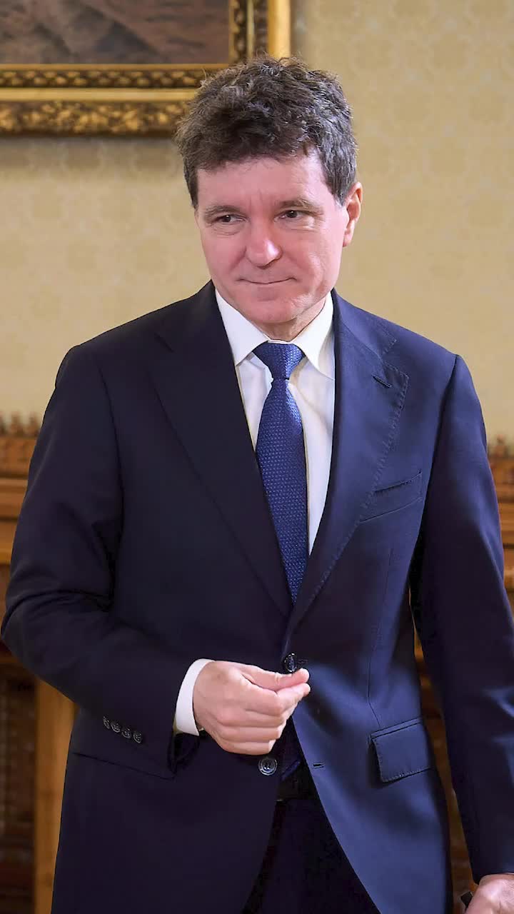 Meciurile României, oficial la TV  Președintele Nicușor Dan   a promulgat legea  adoptată de Parlament, privind partidele naționalei