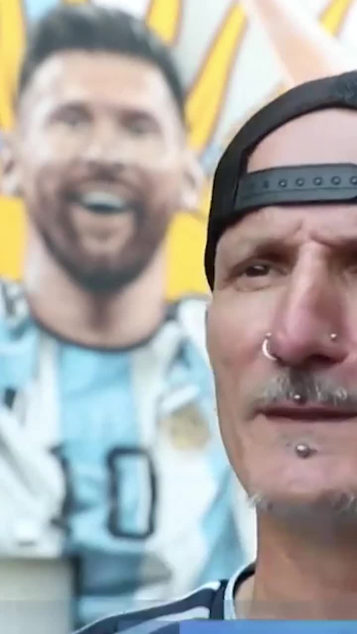 „In Messi we trust”    FOTO:  Povestea virală a superfanului dintr-un sat ceh, care   și-a transformat casa în altar pentru Argentina