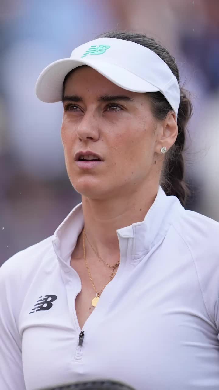 Dramatism total la Wimbledon!     Sorana Cîrstea,  eliminată în turul trei după un tie-break de infarct în setul decisiv cu Noskova. Tensiuni între româncă și echipa sa!