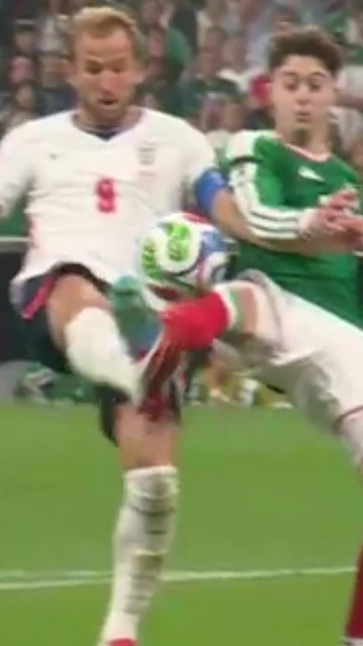 Clipe de foc pe Azteca    FOTO.    Victorie uriașă pentru Anglia  în „vulcanul verde”! Repriză nebună: un cartonaș roșu și două penalty-uri!