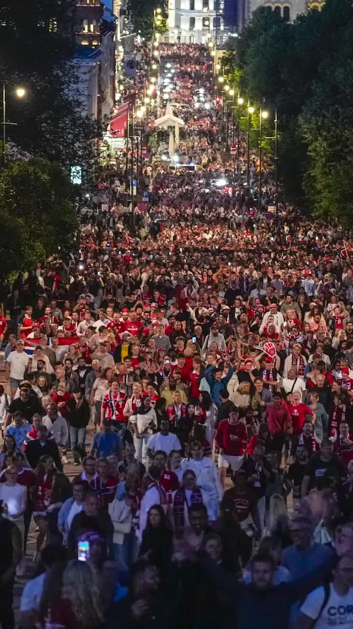 Nebunie la Oslo    VIDEO+FOTO:  10% din populație   a sărbătorit în stradă  calificarea Norvegiei în sferturile CM 2026