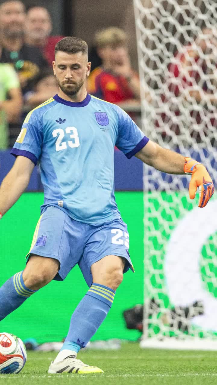 Unai Simon, în istoria Mondialului  Portarul Spaniei a zdrobit borna stabilită de   Walter Zenga  » Record ireal după meciul cu Portugalia