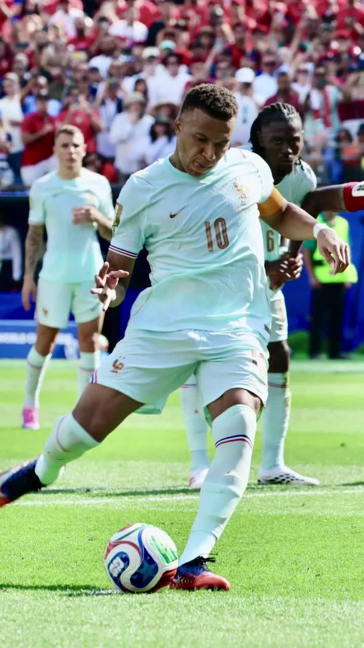 Explicații pentru fenomenul de la Mondial  Messi, Mbappe și Kane, metodă controversată de   executare a penalty-urilor.  E și eficientă?