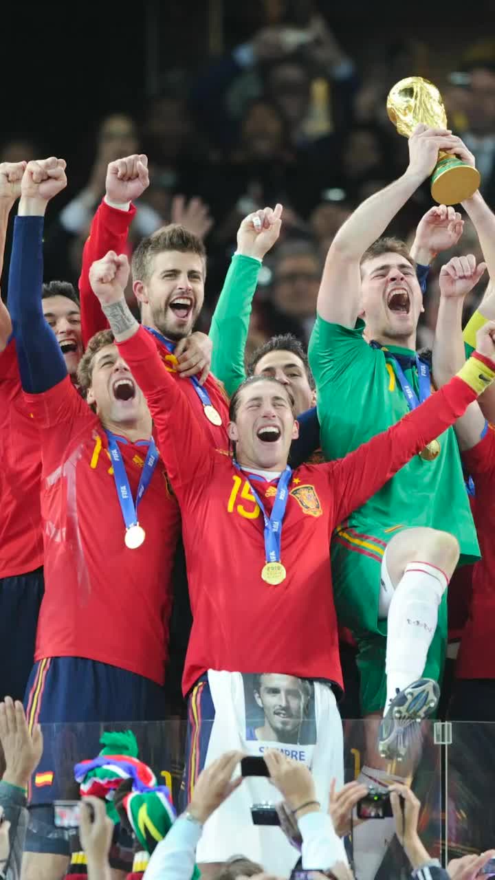 Explicația Spaniei mondiale    La Roja poate repeta traseul campioanei lumii  din 2010. Ce seamănă în start, în joc, în apărare, în rezultate!