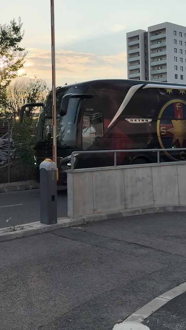 „Balaurul” din Ghencea    VIDEO+FOTO   FCSB a sosit la stadion cu bijuteria de 650.000 de euro:   7 detalii inedite observate