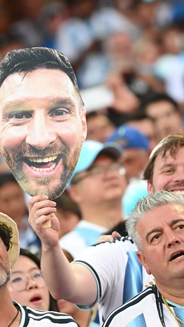 Lionel Messi, un fenomen fără egal!  Câte tricouri ale căpitanului imprimă Argentina la fiecare meci.   Cifra depășește orice imaginație!