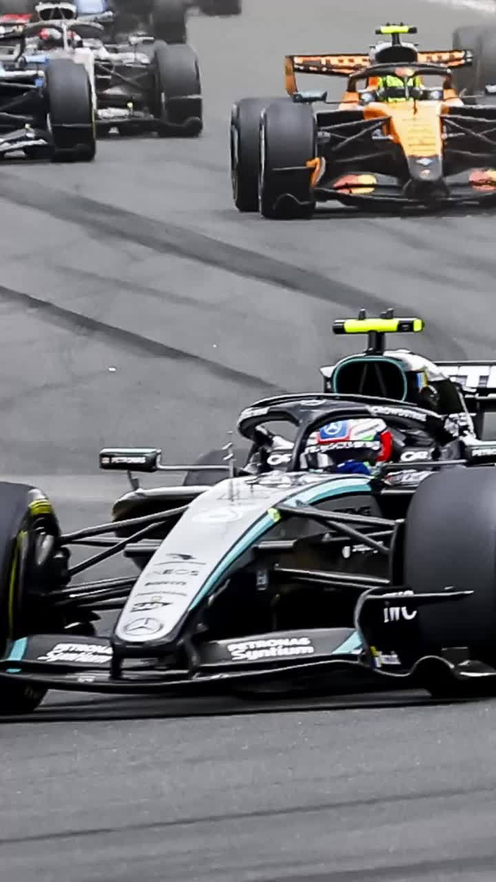 Transmisia cursei de Formula 1, întreruptă  Fanii F1 din România au rămas fără Marele Premiu al Belgiei după doar două tururi.   Mesajul care a rulat pe Antena 1