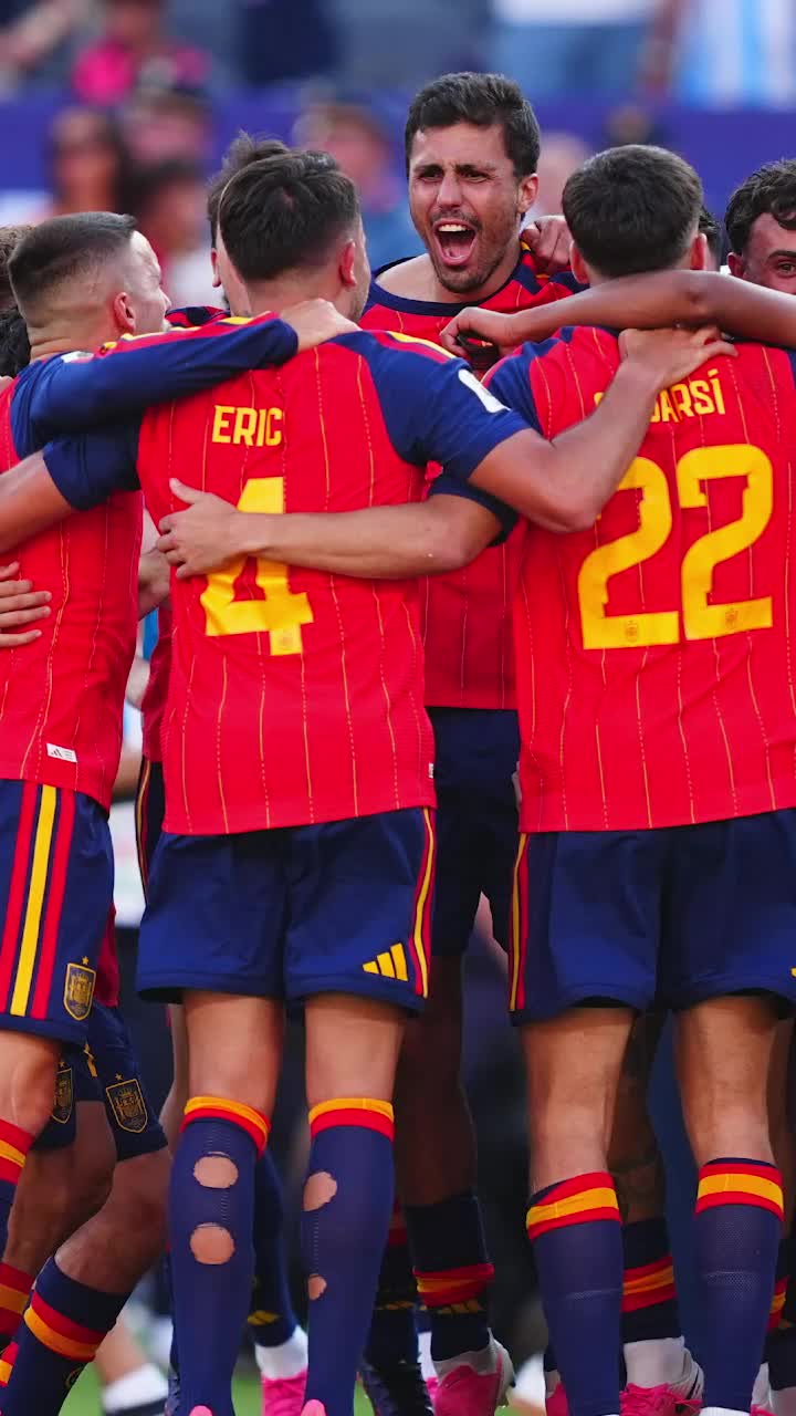 Secretul SuperSpaniei  Cum au reușit europenii   să anuleze Argentina  neutralizându-l pe Messi. Poate repeta De la Fuente „tripla” EURO - Mondial - EURO?