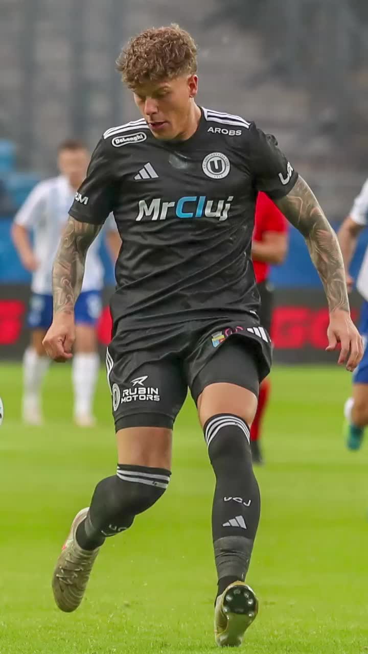 Vândut de 20x mai scump!  Internaționalul român ar urma să fie   transferat în Anglia,   după doar 7 luni în Liga 1! Cifrele mutării