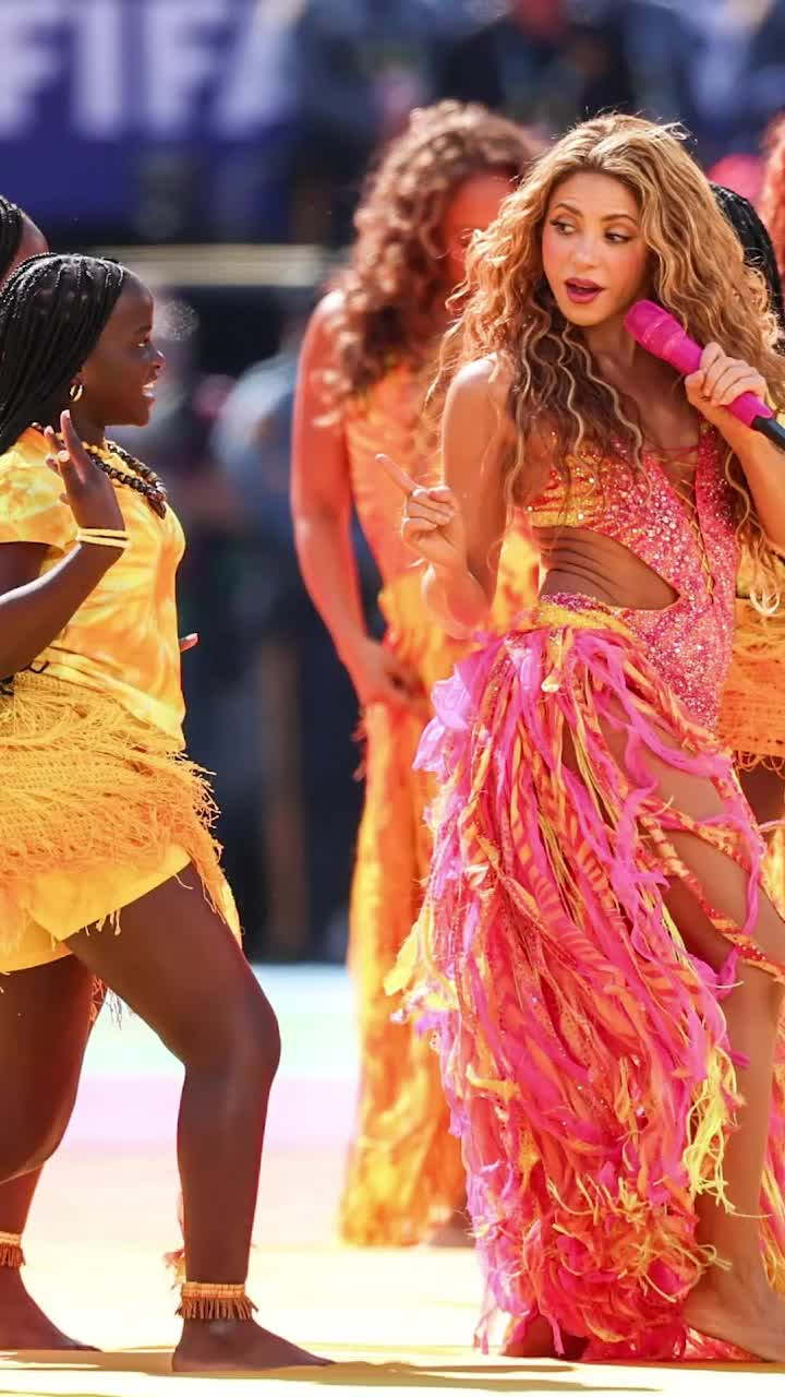 Românca din spatele Shakirei  Cine este   designerul din România  care a creat costumele pentru show-ul artistei de la finala CM 2026 + Legătura cu o fabrică din Slatina
