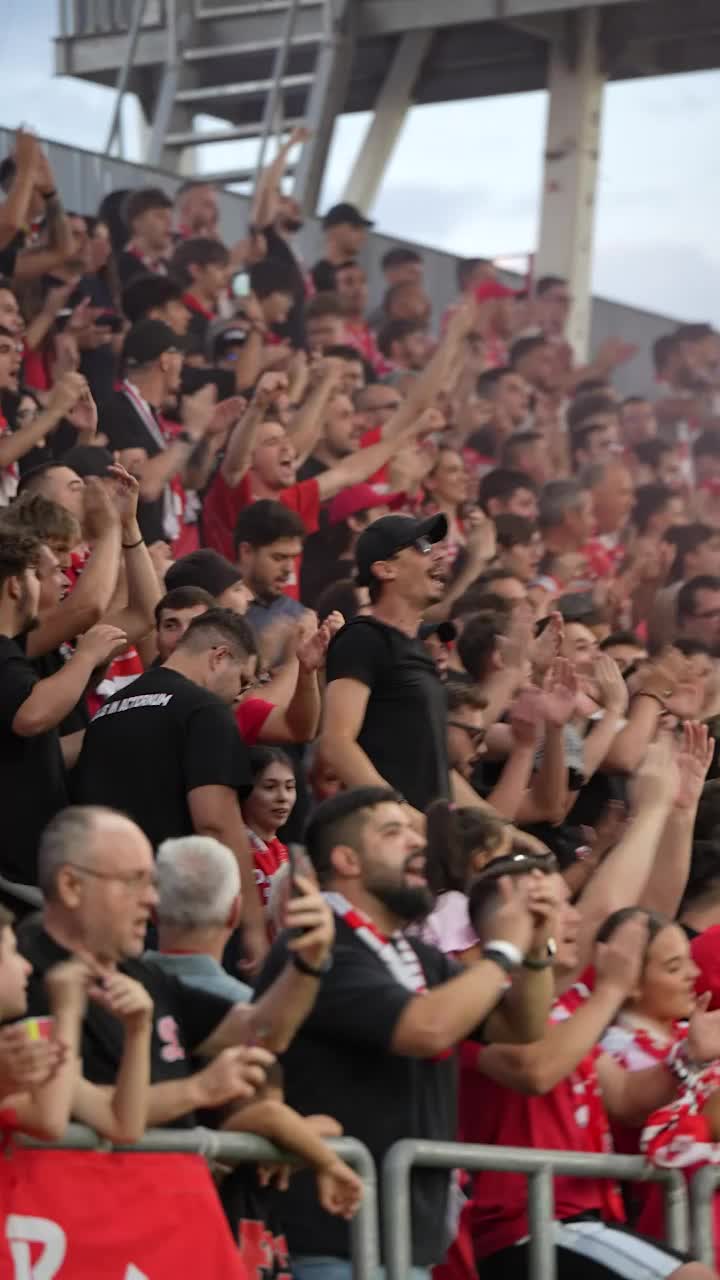 Promoție înainte de derby  Dinamo a redus  costul abonamentelor  înainte de partida cu FCSB » Lista prețurilor 