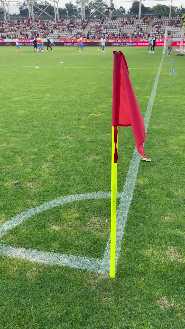 Aici vrea să se mute FCSB!    FOTO.    Gazonul de pe „Arc” arată deplorabil!  Ar trebui să fie gazdă pentru   8 meciuri   în următoarea lună