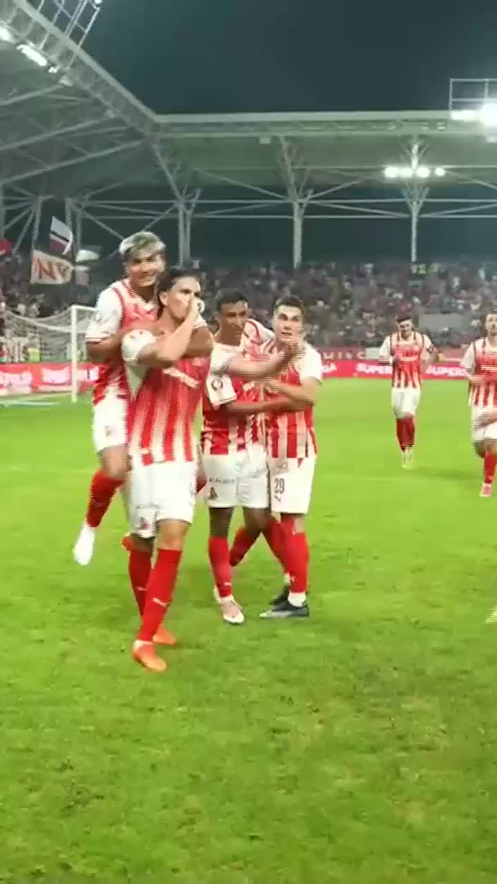 Dinamo râde de rezervele Craiovei!    VIDEO+FOTO.   „Câinii” s-au distrat pe „Arc” și   au umilit campioana