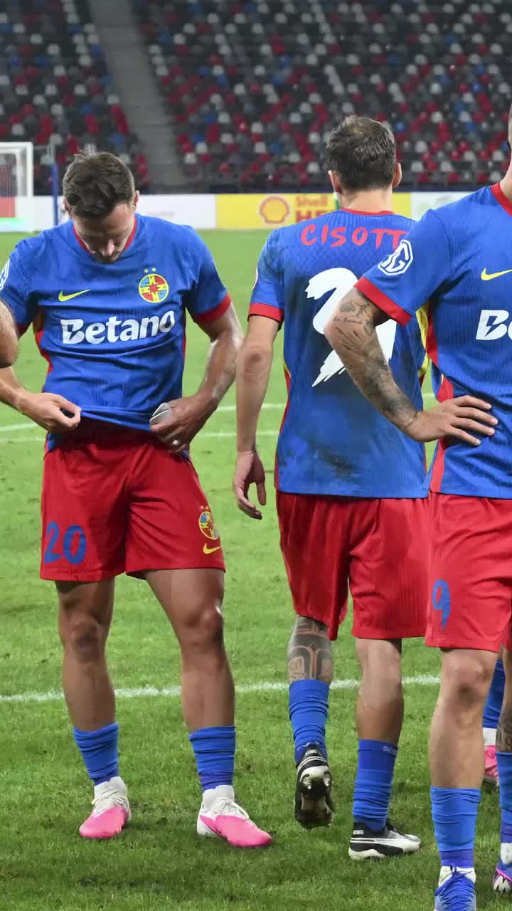 FCSB nu se oprește  Roș-albaștrii mai pregătesc   o mutare  în această vară: „Nu o să mă scuz că suntem la alt nivel”