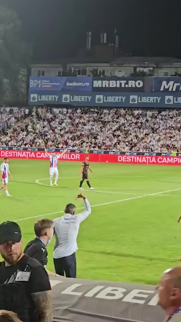 Campos, &bdquo;dirijorul&rdquo; lui Dinamo VIDEO: Tehnicianul &bdquo;c&acirc;inilor&rdquo; a dat indicații fără &icirc;ncetare la Galați și l-a enervat pe arbitrul Găman