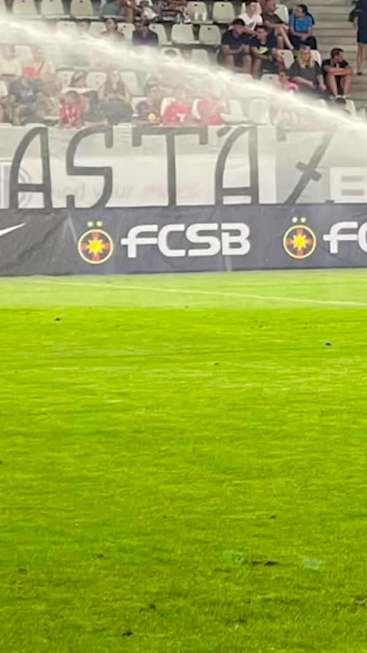 LE-AU ÎNTORS SPATELE   Peluza Nord FCSB, mesaj dur către jucători la meciul cu Farul: ultrașii au absentat din peluză, dar i-au taxat printr-un  banner acid