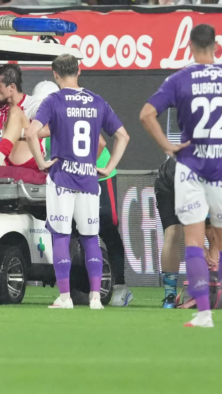 Ghinion imens pentru Pitu   FOTO:  Accidentat după driblingul lui Moruțan.  A părăsit terenul pe targă