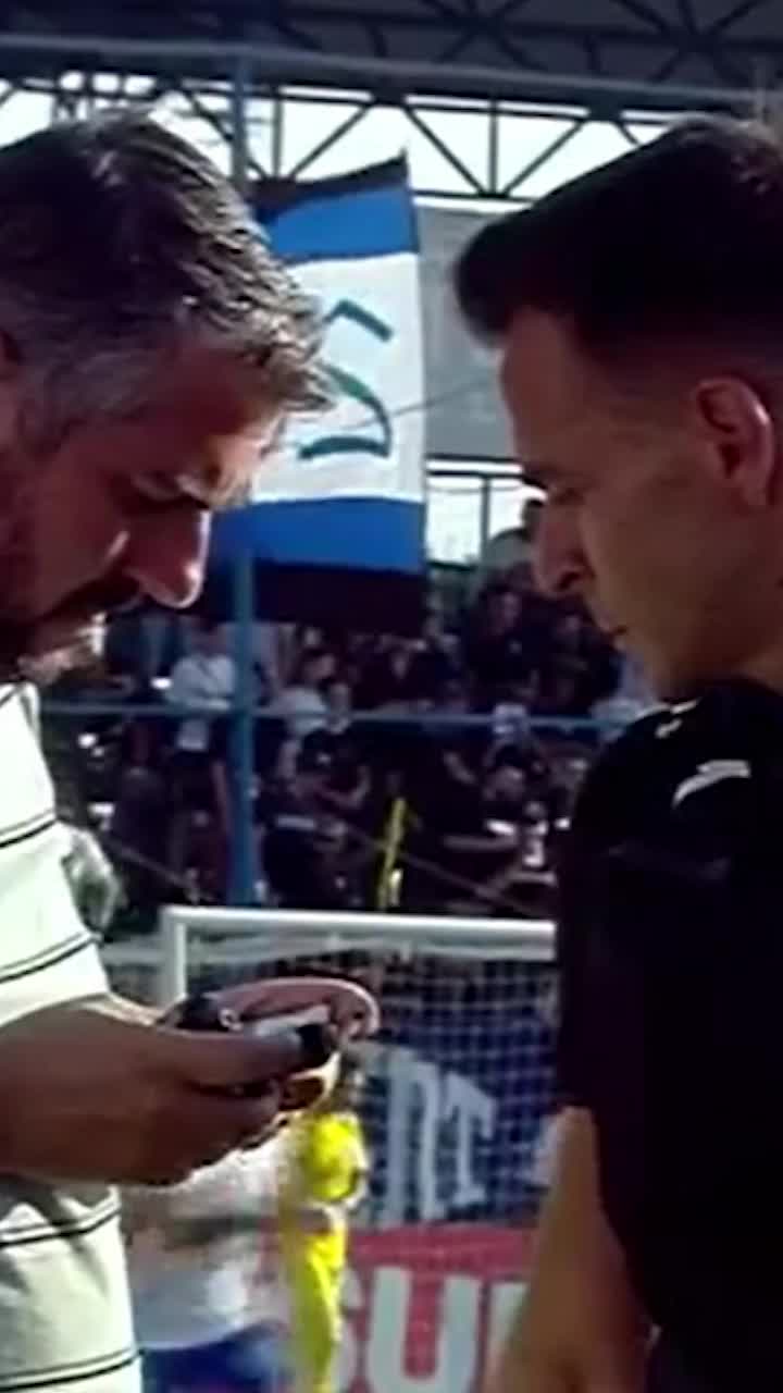 12 minute întârziere!   FOTO.  Motivul pentru care  Farul - Csikszereda  n-a putut începe la timp