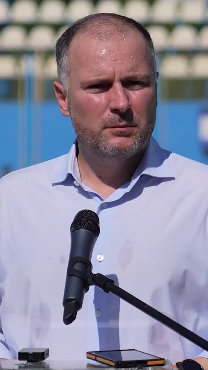 Încă o promisiune pentru Flamaropol  Primarul Rareș Hopincă anunță o  arenă de 5.000 de locuri:  „Am luat noi proiectul, ca să finalizăm lucrările”