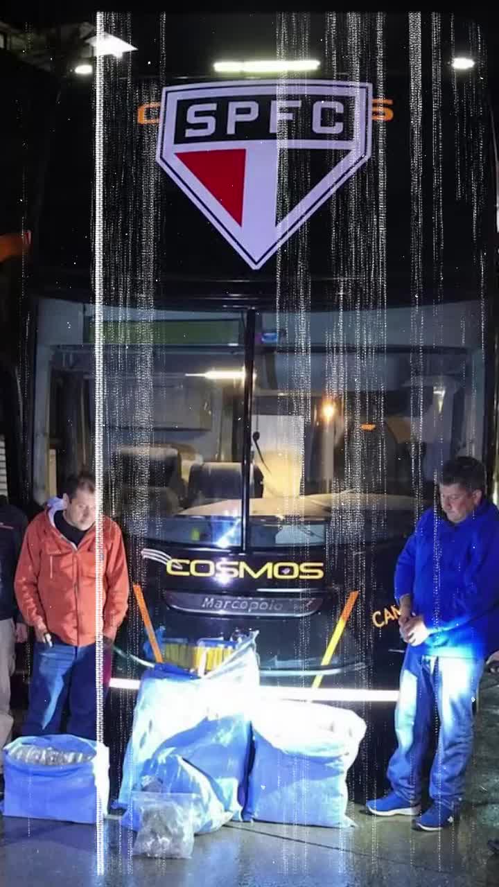 86 de kilograme de marijuana!  Autocar cu însemnele clubului  Sao Paulo,  reținut din cauza unei cantități uriașe de droguri