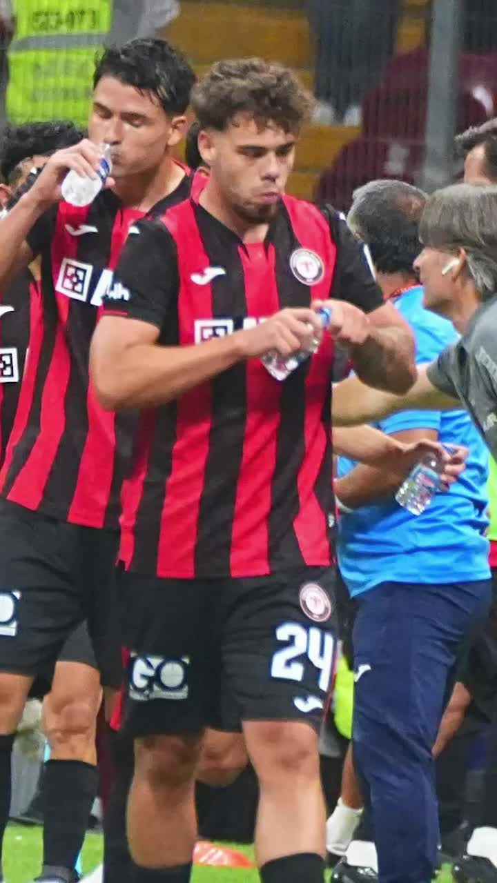 3 staruri blocate de Borza   Ce a reușit fundașul stânga  la debutul în campionatul Turciei împotriva campioanei Galatasaray