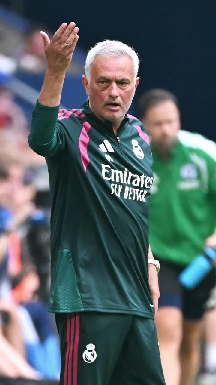 Mourinho, cu ochiul vânăt!   FOTO.  Cum a fost surprins portughezul la amicalul cu Schalke:  „Putea fi mai rău”  » Ce s-a întâmplat