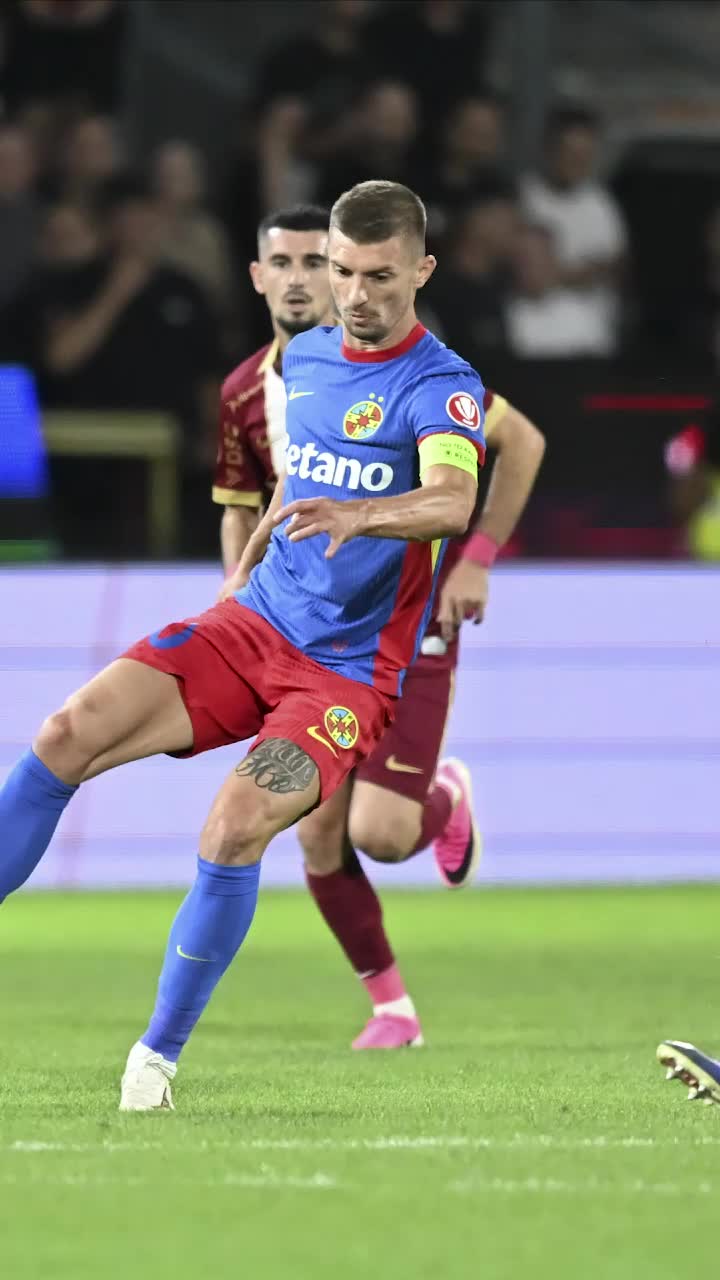 „Lui Tănase nu-i mai arde de fotbal”  Căpitanul FCSB, spulberat de Becali:  „Am vrut să-l schimb în minutul 25-30, dar mi-a fost milă!”