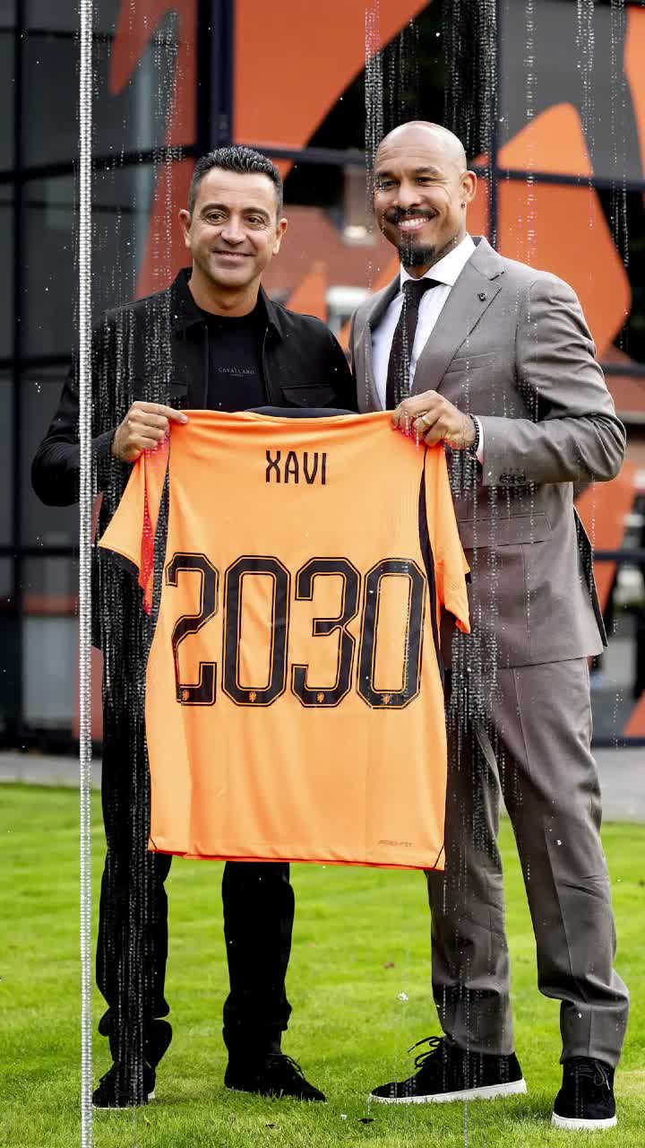 „Xavi, ca ciocolata”  Sinceritate maximă la prezentarea noului selecționer al Olandei:  „Guardiola și Slot au fost primele opțiuni”.  Reacția catalanului