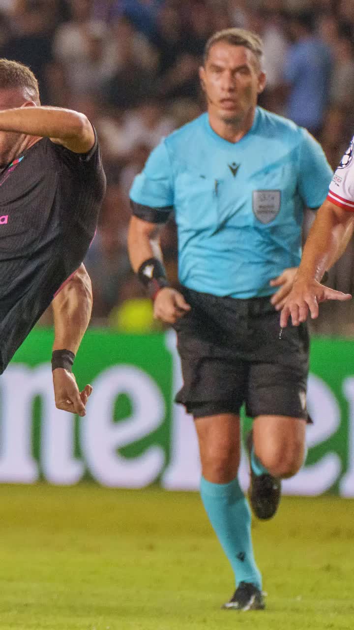 Kovacs, jocul și scandalul!   FOTO:  Al doilea meci de Champions,  al doilea cu acuzații grave.  Primul jucător eliminat, atac frontal. Ce a spus de arbitru!