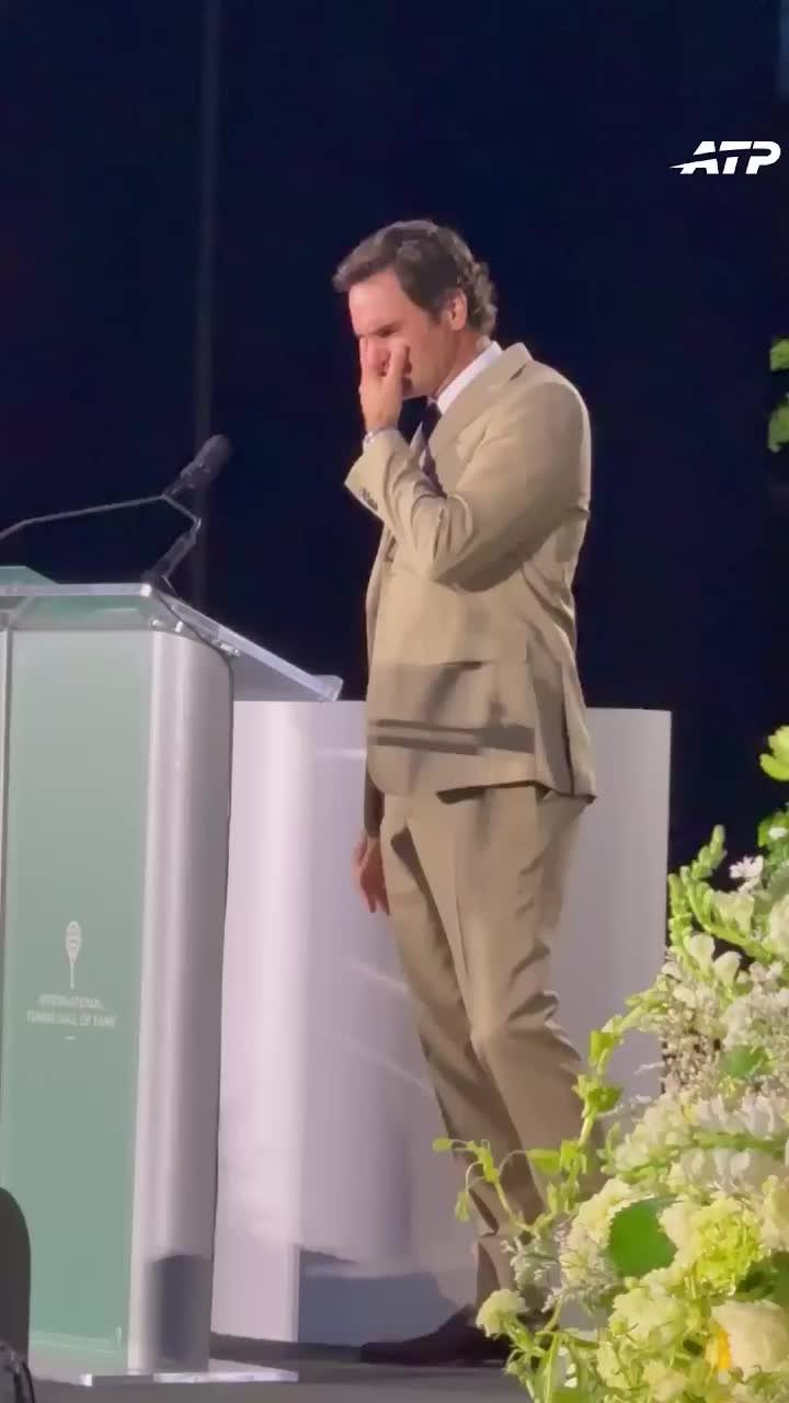 Și legendele plâng câteodată   VIDEO.  Roger Federer  nu și-a putut stăpâni lacrimile:  „Am nevoie de șervețele și de ochelari de soare”