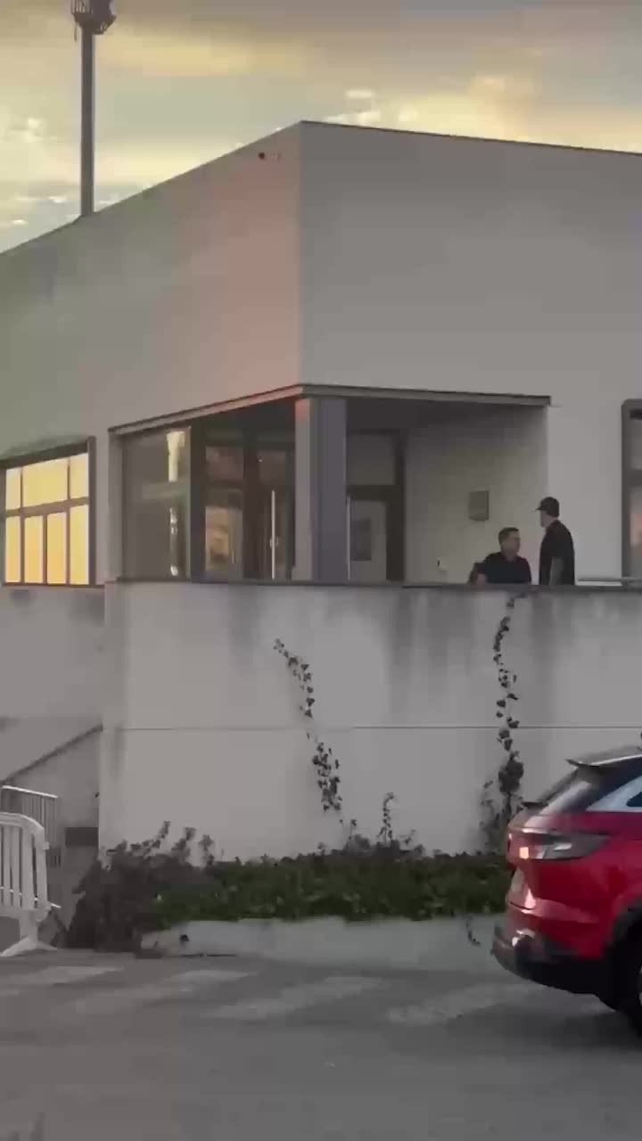 Rațiu, vizibil afectat    VIDEO.  A plecat  foarte nervos  de la baza lui Rayo! Primele imagini după ce transferul la Fulham a picat