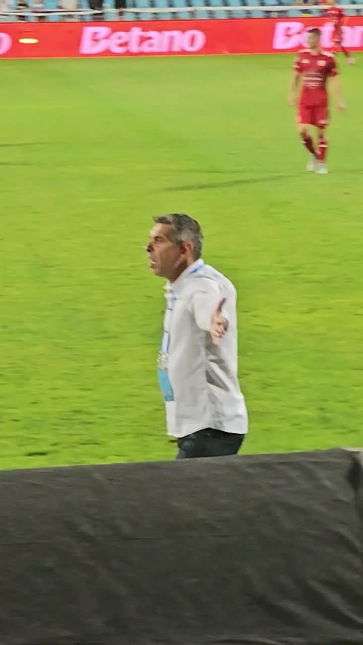 Nuno Campos, un car de nervi    VIDEO.  Antrenorul lui Dinamo a urlat pe margine la nepotul patronului de la Craiova: ce  l-a scos din sărite