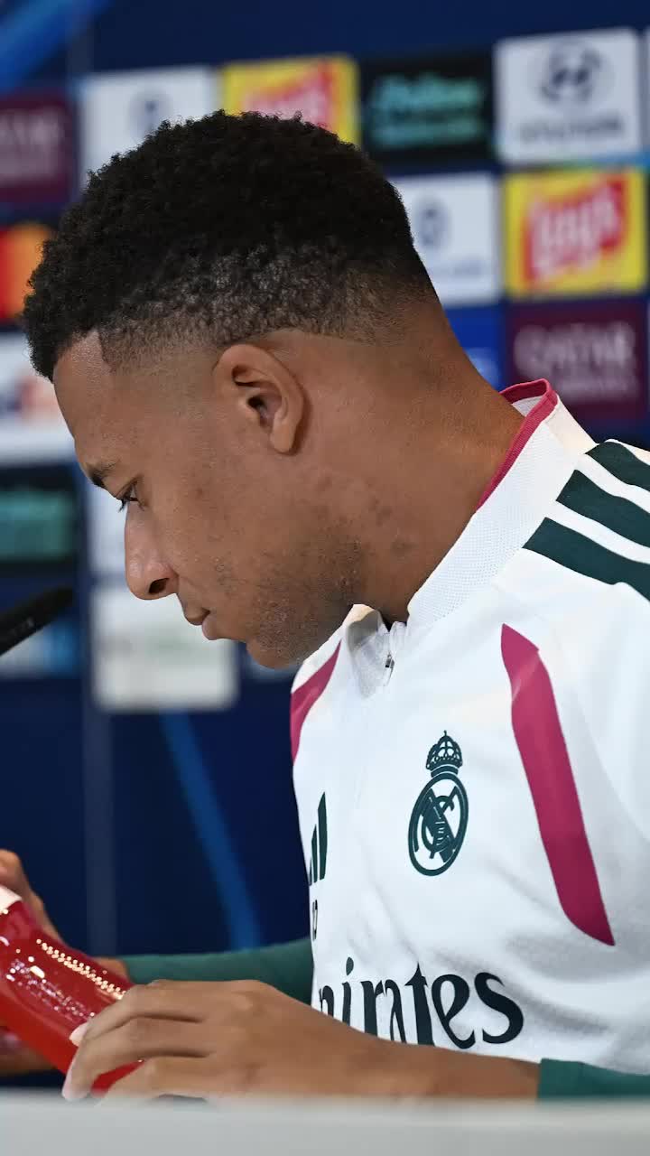 Mbappe, ca Ronaldo   VIDEO:  Gestul făcut de starul lui  Real Madrid,  înaintea meciului cu Inter din Liga Campionilor