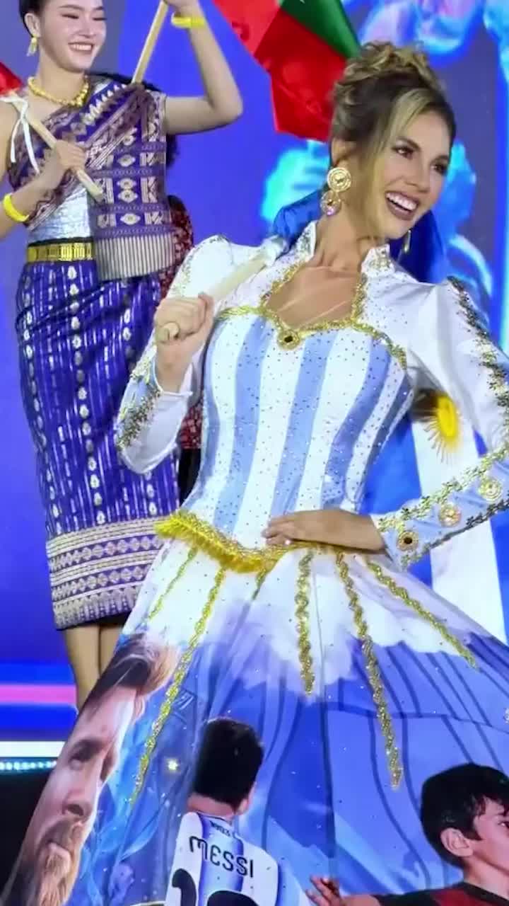De la Maradona la Messi   VIDEO+FOTO:    Miss Argentina, pe scena Miss World 2026:  „Cine nu-ți împărtășește pasiunea nu-ți înțelege nebunia”