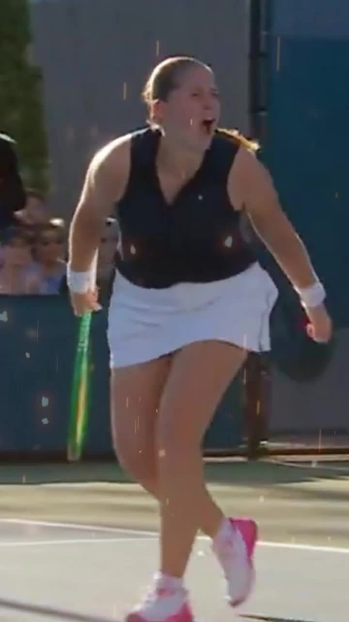 Ostapenko, răcnete la US Open   FOTO.  Letona s-a implicat într-un război care nu e al ei: „Fac asta pentru că  știu că nu ne pot învinge”