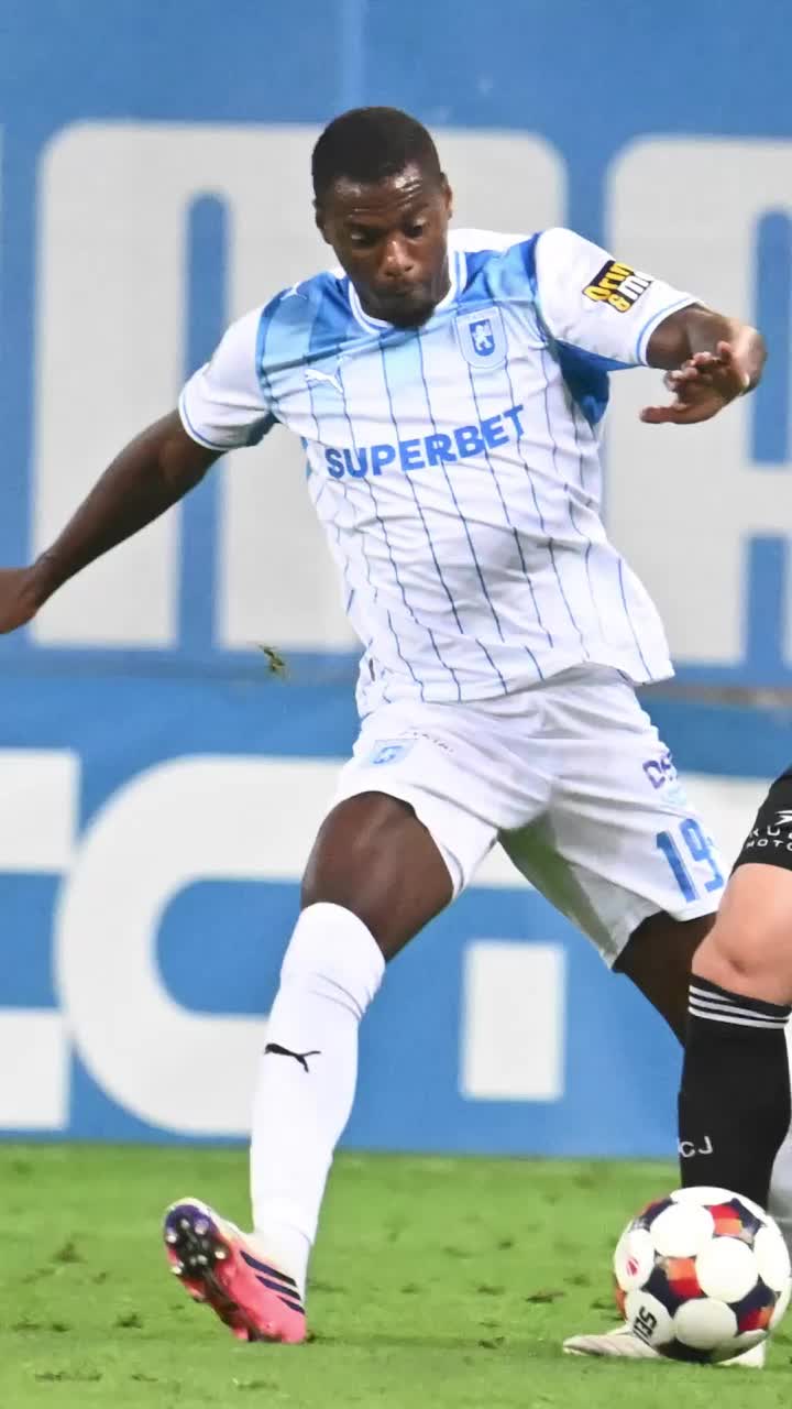 Nu s-a acomodat la Craiova  Jucătorul de  1.000.000 € vrea să plece  din Superliga după doar două luni