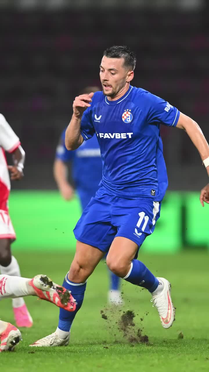 Sar brazdele pe Giulești   FOTO.  Gazonul distrus a afectat meciul Hapoel - Dinamo Zagreb din Europa League.  Probleme și pentru Rapid?