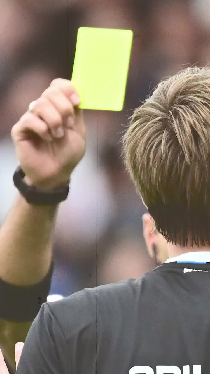 Uimitoarea tentativă de corupere a arbitrului   Ce a încercat antrenorul  unei echipe din prima ligă!