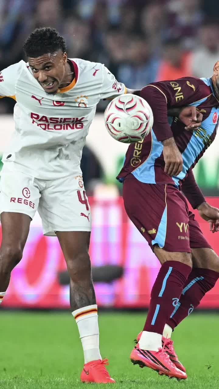 Decide cu jucătorii tactica  Cum a câștigat noul antrenor al lui Trabzon la debut, 4-0 cu Galatasaray.  Ce face pentru Salah