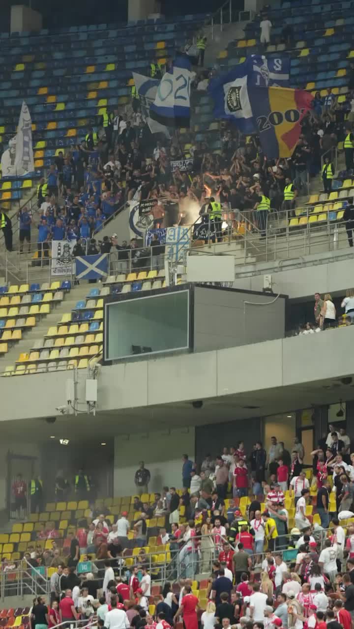 „M-am trezit cu părul arzând”  Suporterul  lovit de o torță  la Dinamo - Farul: „Mama nu mai calcă pe stadion”