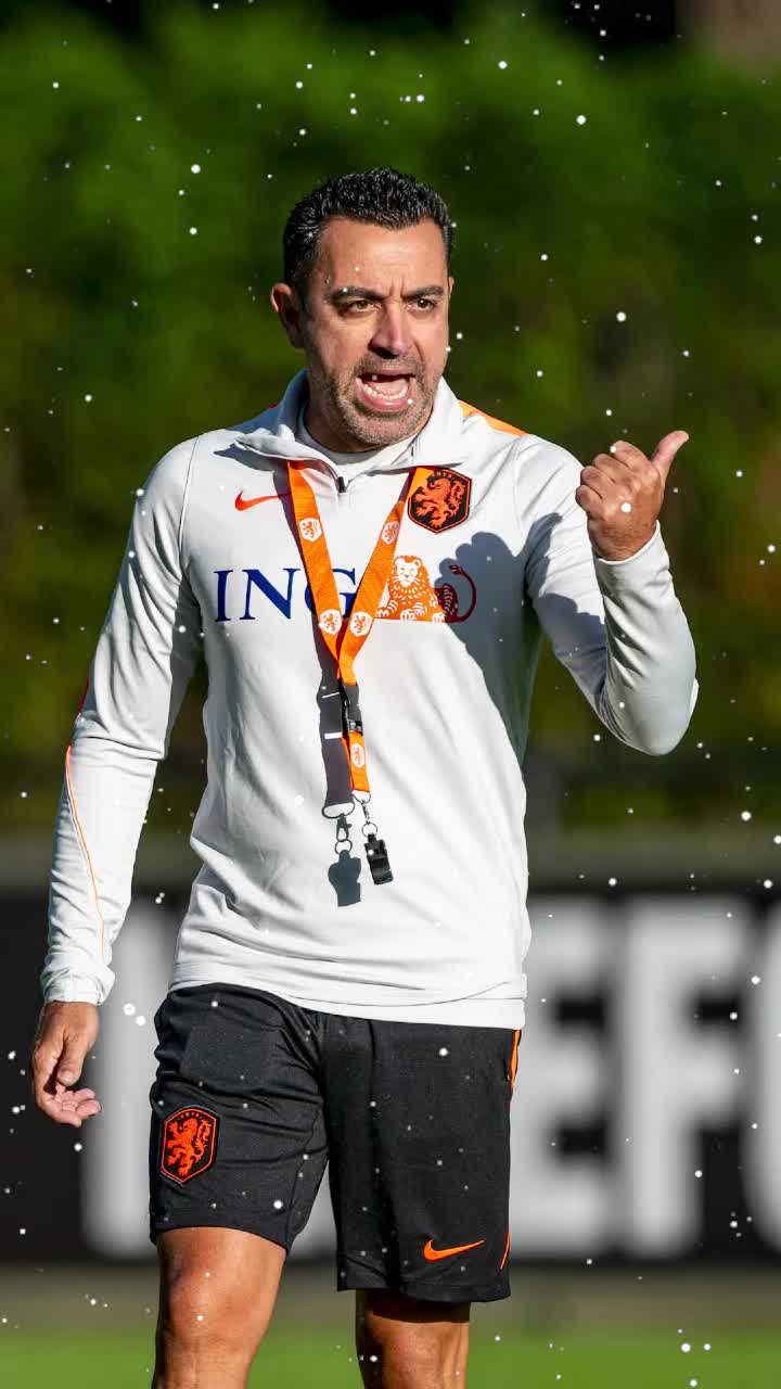 Provocare pentru Xavi  Îl pun să cânte  imnul Olandei,  care face referire directă la Spania 